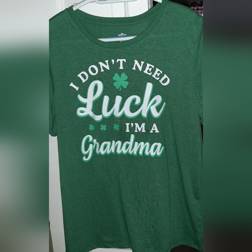 Way To Celebrate! I'm A Grandma Tee Size L (12-14)